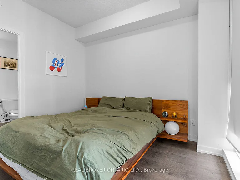 297 College St #1503 — Photo 12