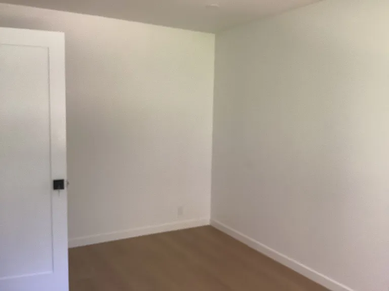 131 Sutphen St — Photo 13