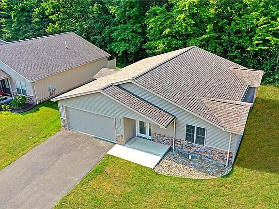 2nd image of 153 Hickory Ct NE