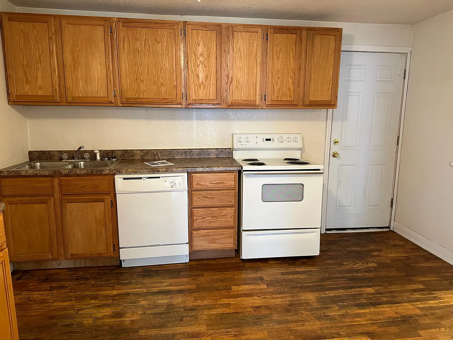 415 S High St — Photo 4
