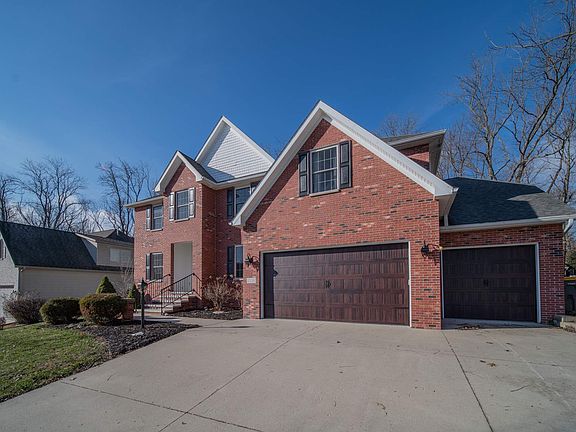 2nd image of 1528 S Andrew Cir
