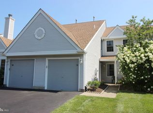 36 Magnolia Ct, Bordentown, NJ 08505