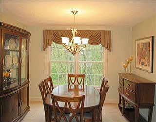 4th image of 54 Meadow Dr