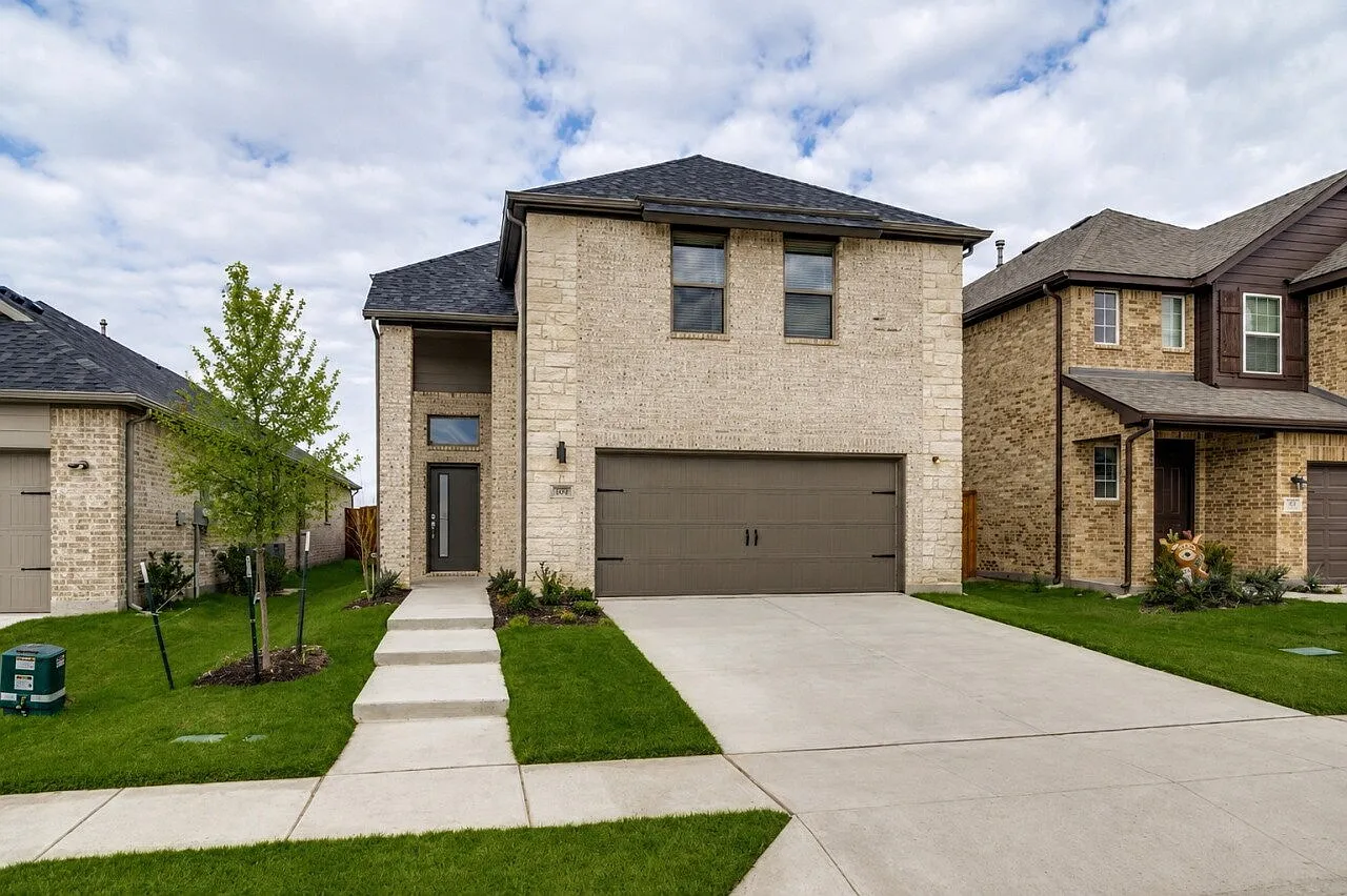 3 bed, 2.5 bath, 1990 sqft, $2,200 — Photo 1