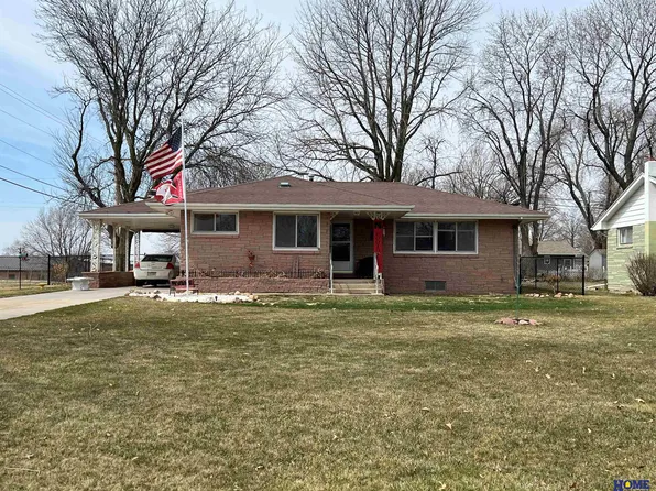 1103 L St, Fairbury, NE 68352