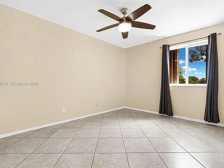 1623 E Harmony Lake Cir — Photo 61