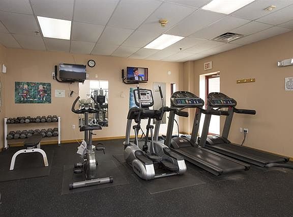 4th image of 301 Harbour Town Dr APT 425