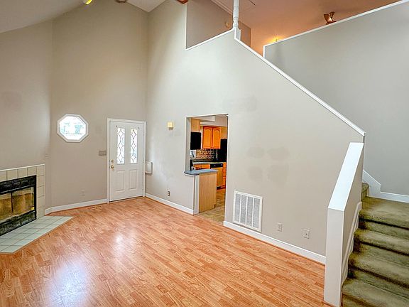 3rd image of 1 Lafayette Sta