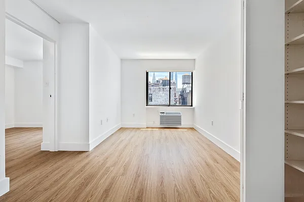 Rented by Greystar | media 6