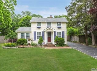 286 Bayport Ave, Bayport, NY 11705