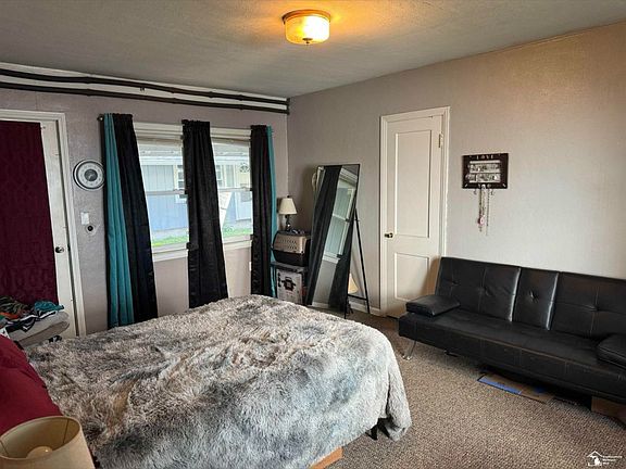 3rd image of 122 W Lagrange St #6