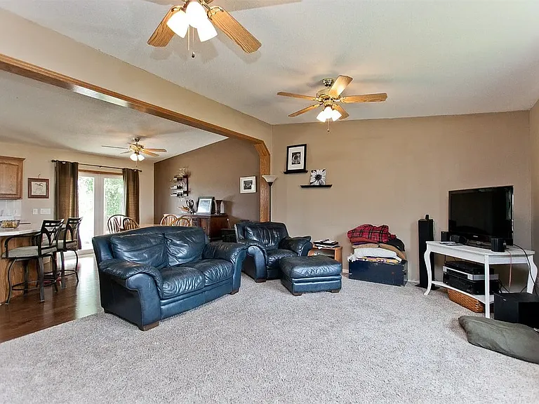 2405 Taylor Ave — Photo 7