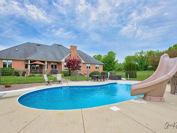 5th image of 4712 Beck Ln