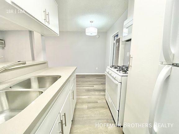4th image of 12309 Burbank Blvd #7