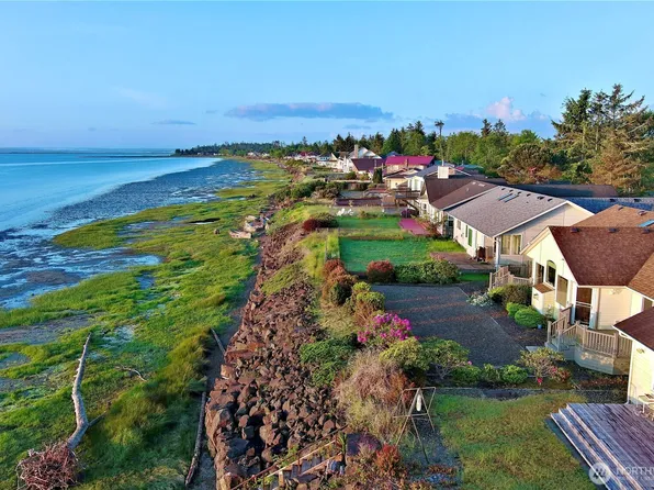 374 Harbor View Loop SE, Ocean Shores, WA 98569