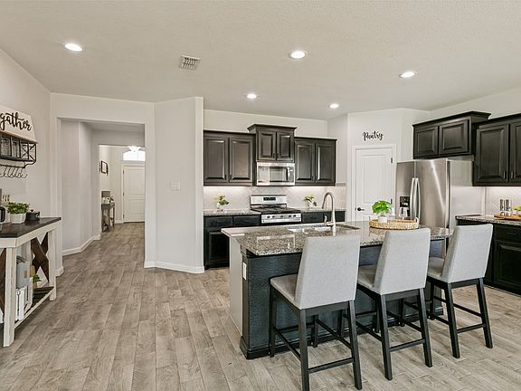3rd image of 1212 Pacifica Trl