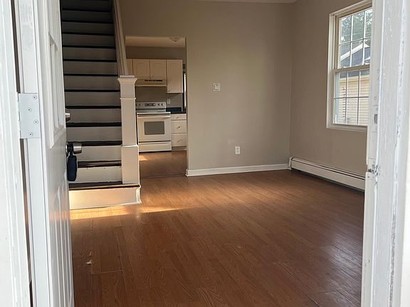 5th image of 437 Hulme St