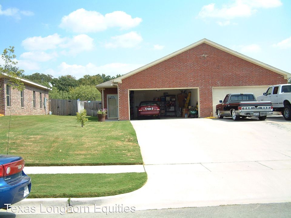 1st image of 953 Sylvia St