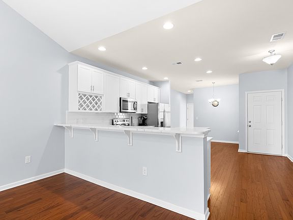 5th image of 736 Salerno Circle #D