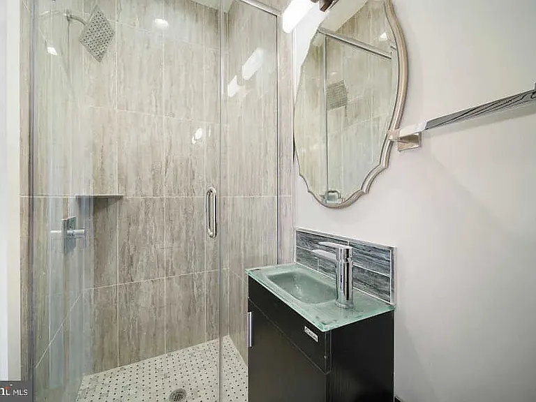127 W Dauphin St — Photo 14