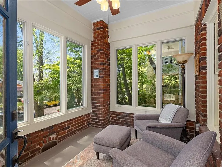 648 Cresthill Ave NE — Photo 10
