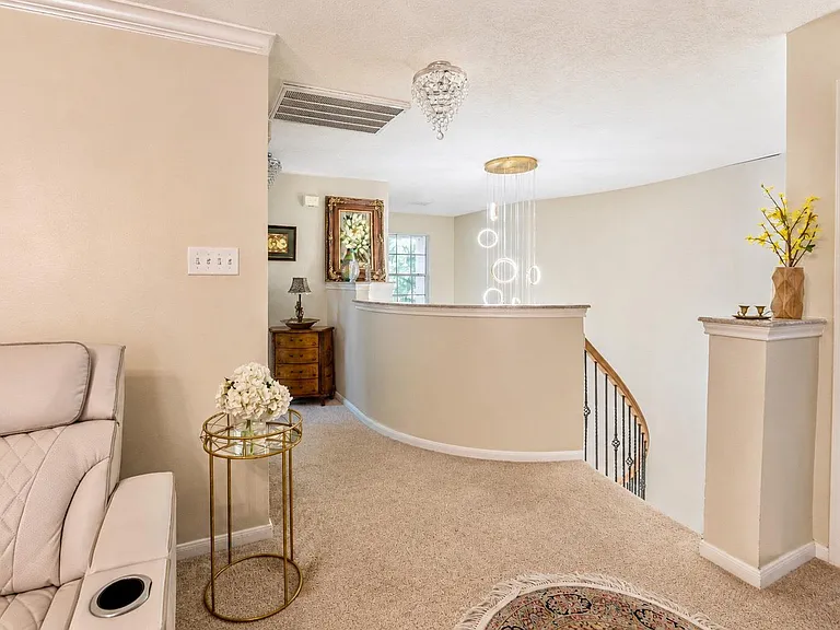 210 Windrift Ct — Photo 23
