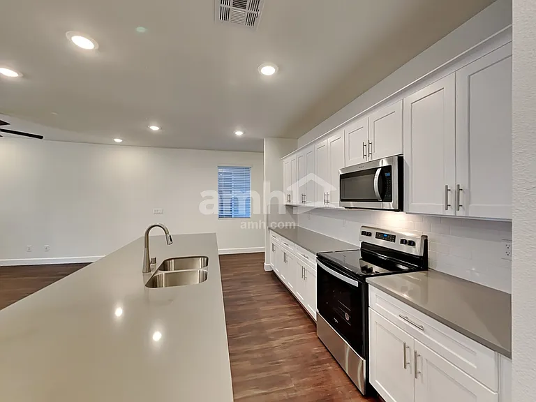 575 Lotus Land Ave — Photo 3