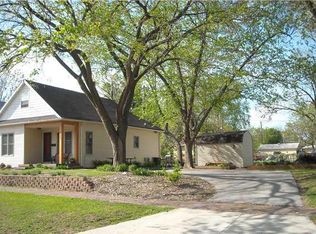 2207 Carpenter Ave, Des Moines, IA 50311