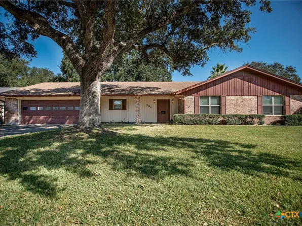 906 Brookhollow Dr, Port Lavaca, TX 77979