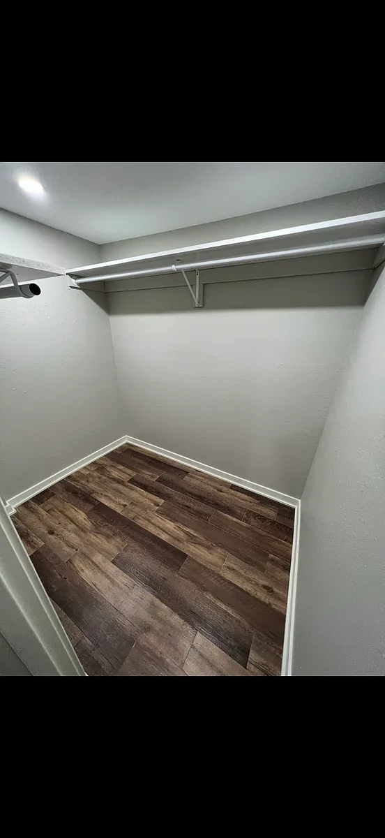 Building Photo - 810 S 12th St #8