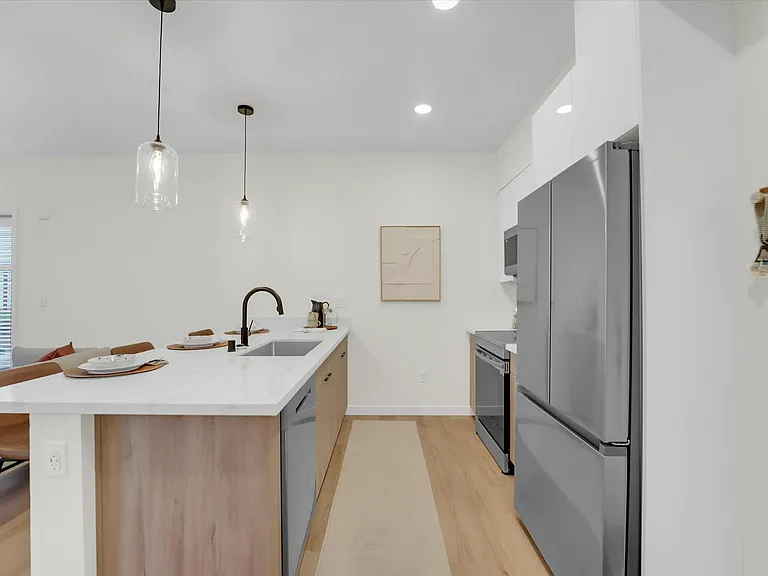The Meadowlark Apartments — Photo 13