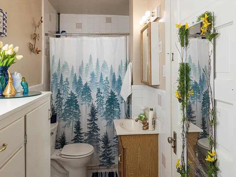 729 E 200 N #1 — Photo 16