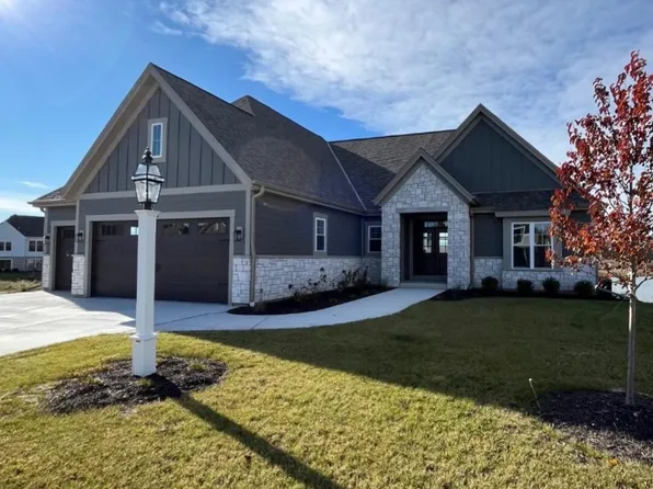 1618 White Deer TRAIL, Waukesha, WI 53189