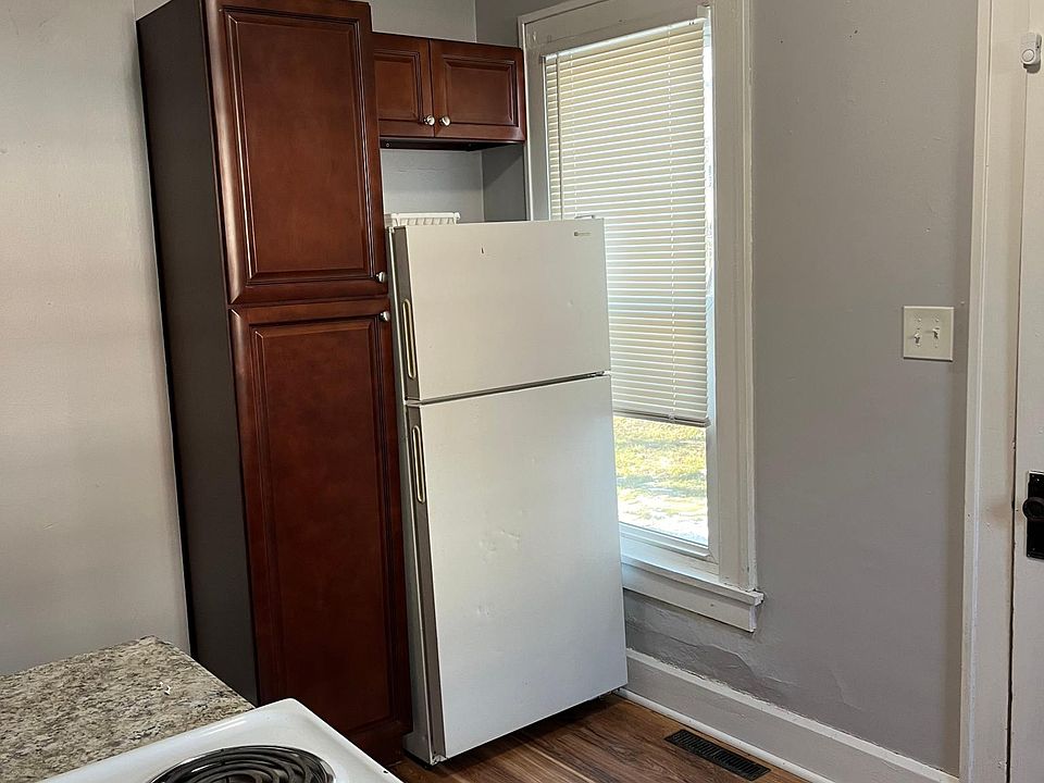 1st image of 318 Vesper St