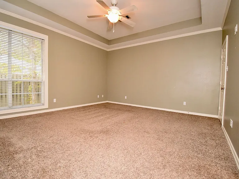 2434 Melody Ln — Photo 9