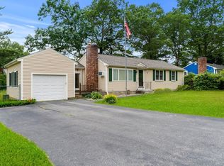 25 Pine Ridge Dr, Ayer, MA 01432