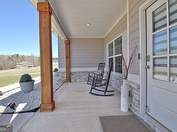 4th image of 39 Winifred Way