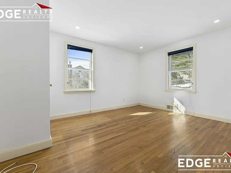 105 Hamilton Rd — Photo 10
