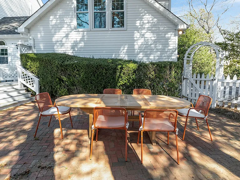 110 Sleepy Hollow Ln — Photo 34