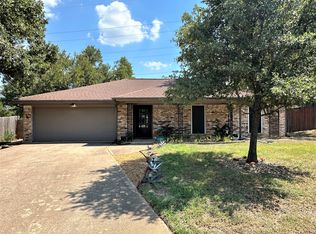 1707 Bedford Oaks Ct, Bedford, TX 76021