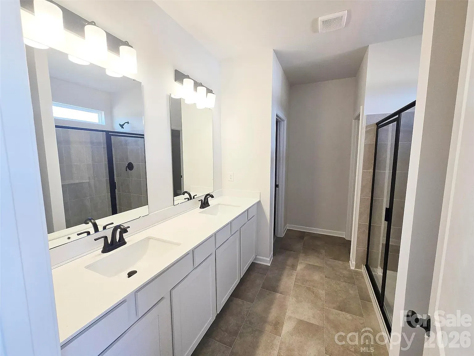 3 bed, 2.5 bath, 1813 sqft, $2,250 — Photo 1