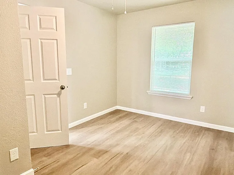 20 Sarasue Ln — Photo 8