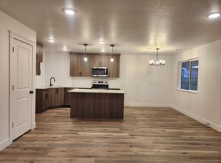 1664 W 2975 S #E, Syracuse, UT 84075