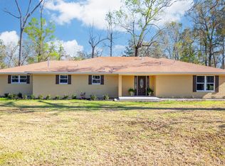 247 W Pineshadows Dr, Sour Lake, TX 77659