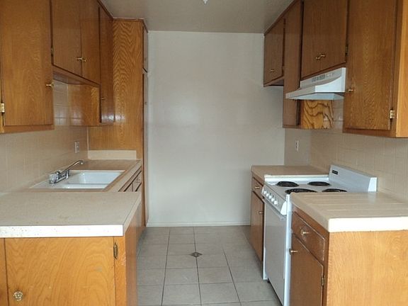 3rd image of 8744 Cedros Ave APT 19