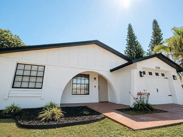 3120 Sandspur Dr — Photo 2