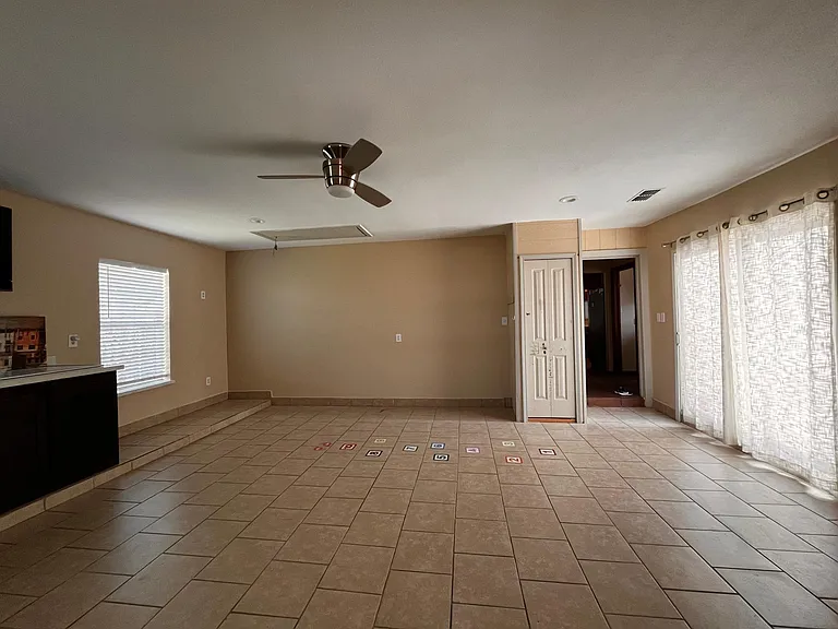 118 E Tulip Ave — Photo 7