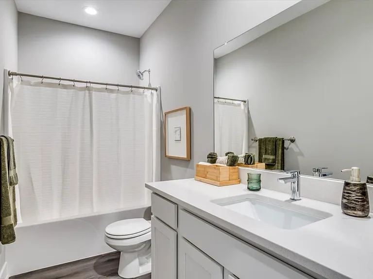4829 N Vassar Ave — Photo 11