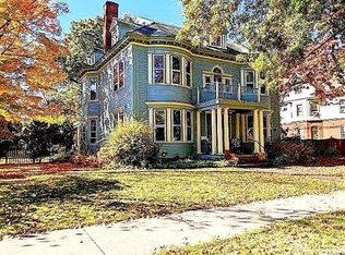 40 Ingersoll Grv, Springfield, MA 01109