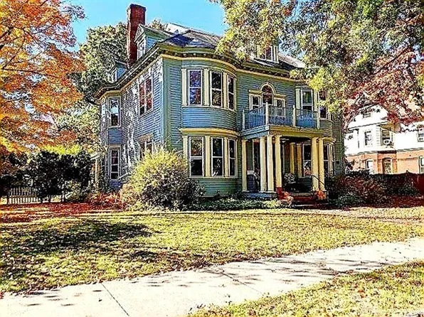 40 Ingersoll Grv, Springfield, MA 01109